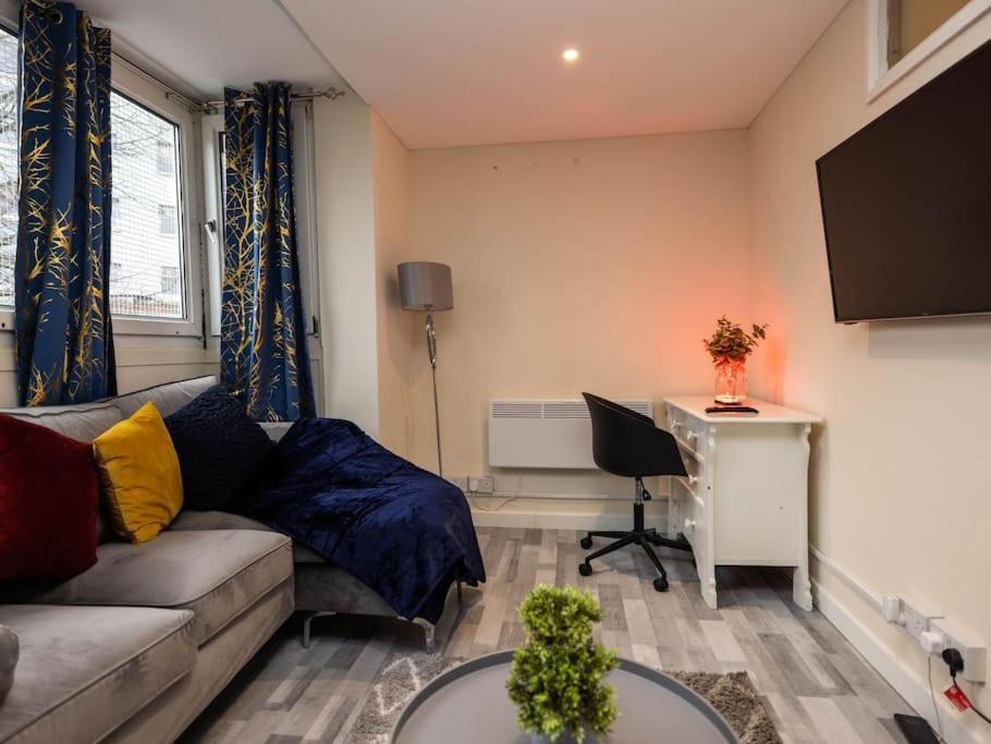 1 Bedroom-Sofabed-Worktable-4-Wifi-Parking لندن المظهر الخارجي الصورة